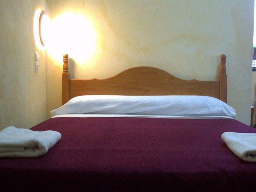 Hostal Lis Seville Exterior photo