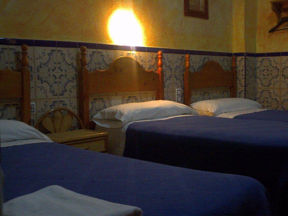 Hostal Lis Seville Exterior photo