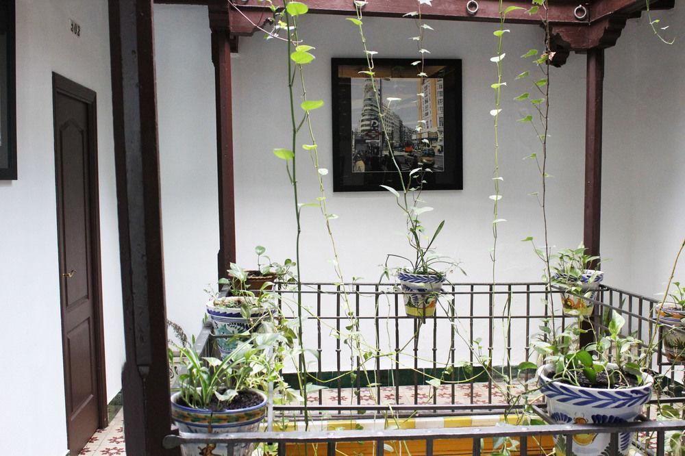 Hostal Lis Seville Exterior photo