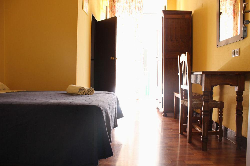 Hostal Lis Seville Exterior photo