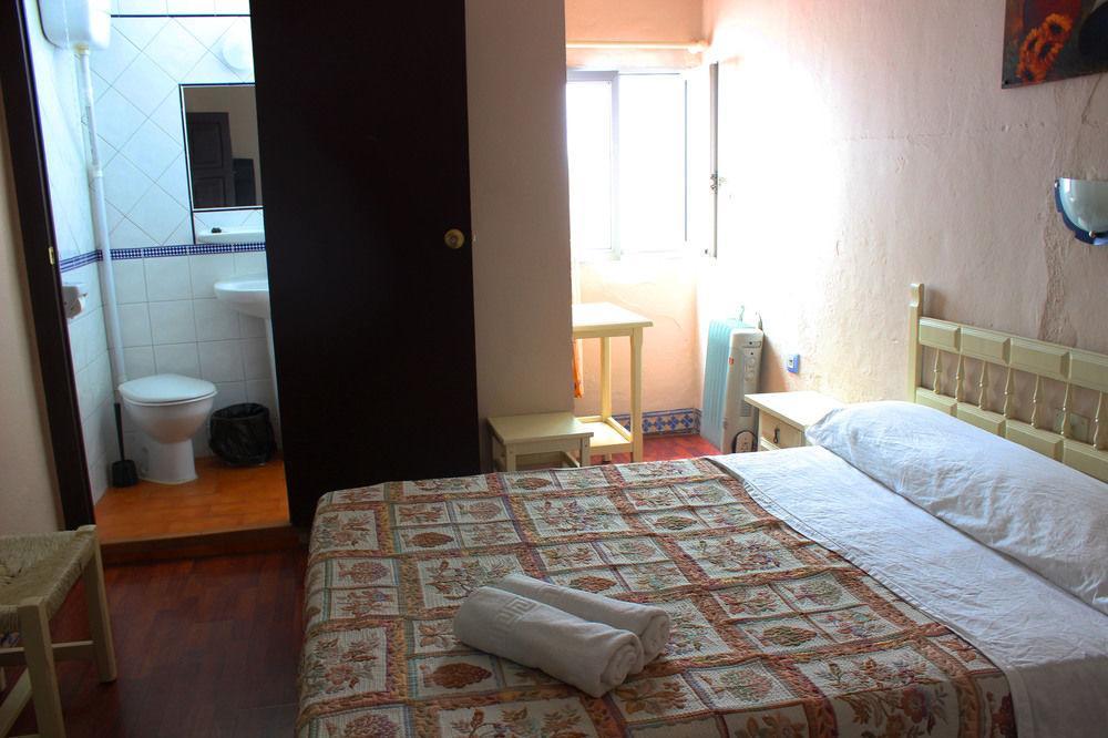 Hostal Lis Seville Exterior photo