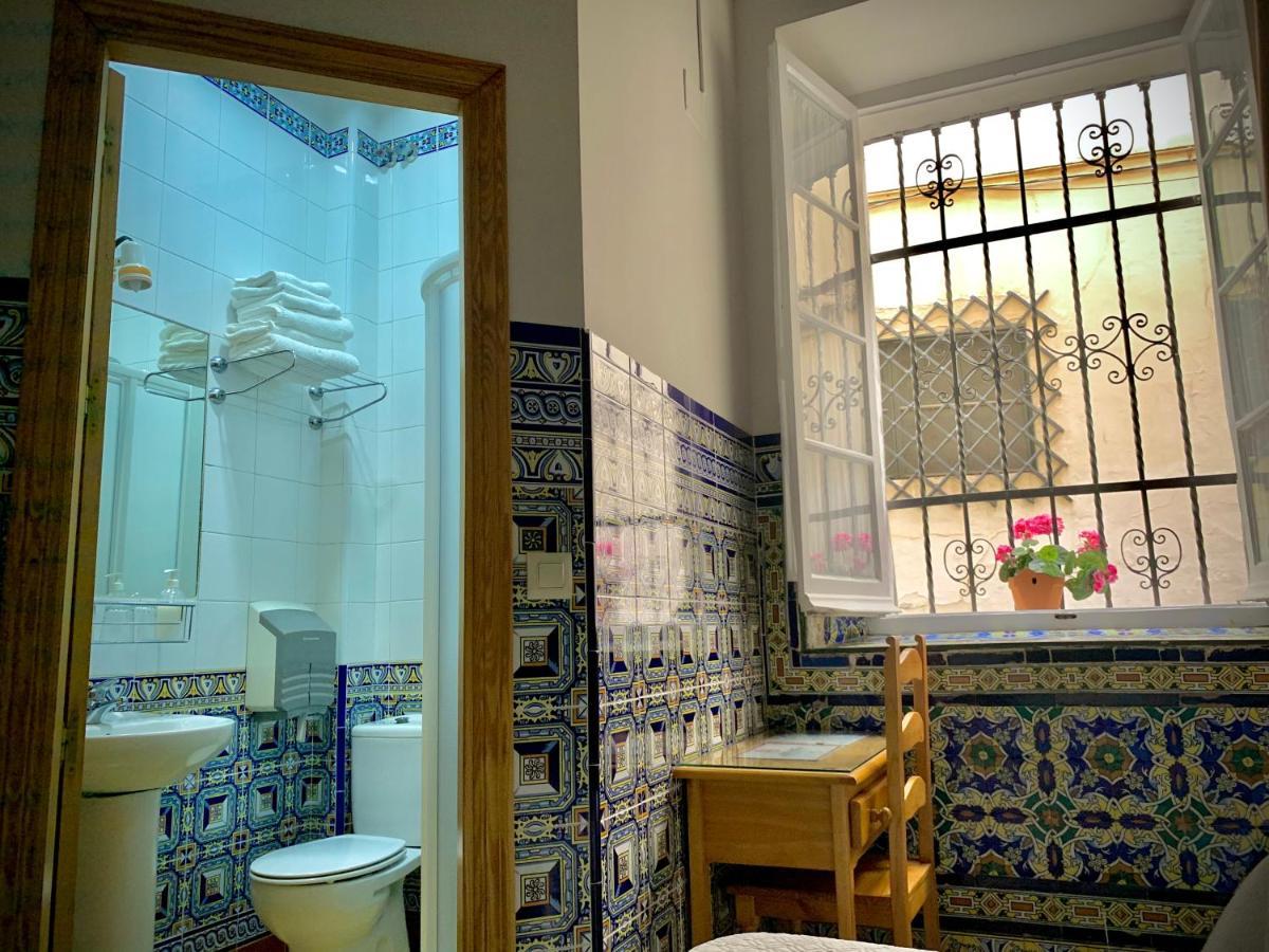 Hostal Lis Seville Exterior photo