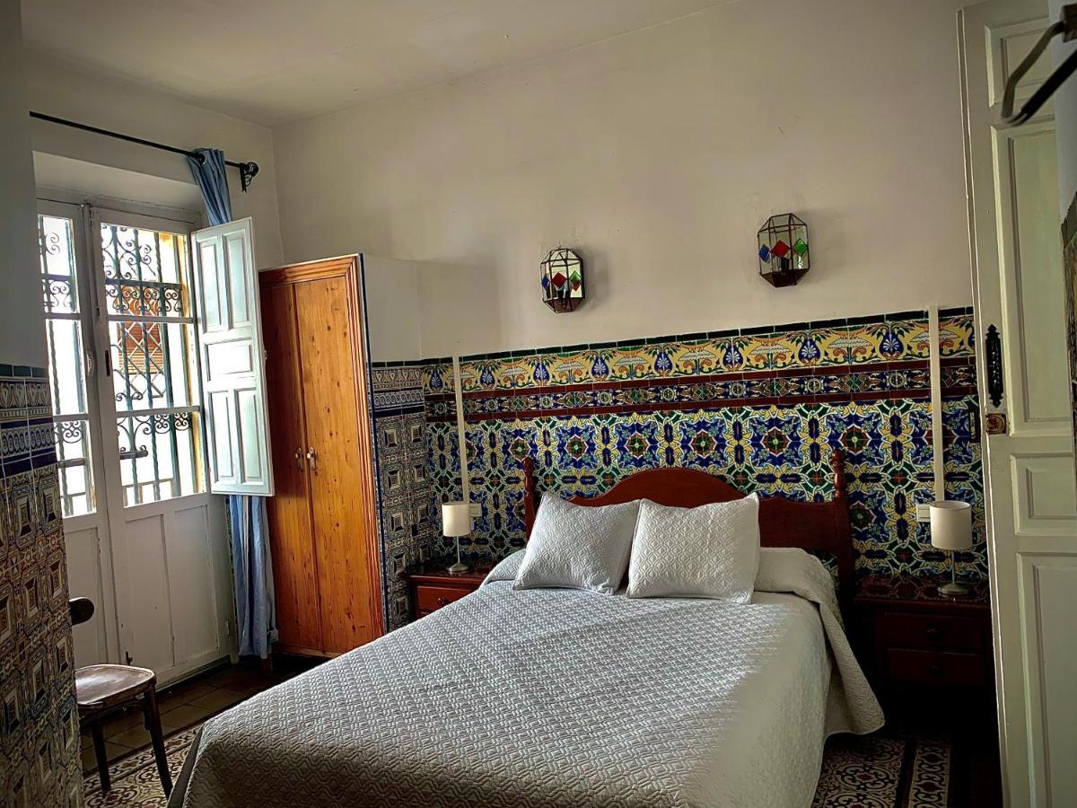 Hostal Lis Seville Exterior photo