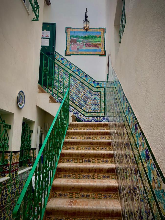 Hostal Lis Seville Exterior photo